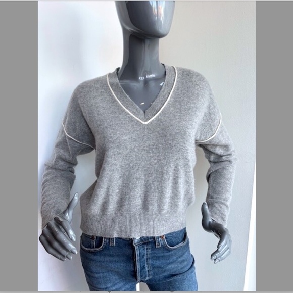 FRAME Wool/Cashmere Blend Cropped V-Neck Sweater EUC/sz XS - Picture 7 of 14